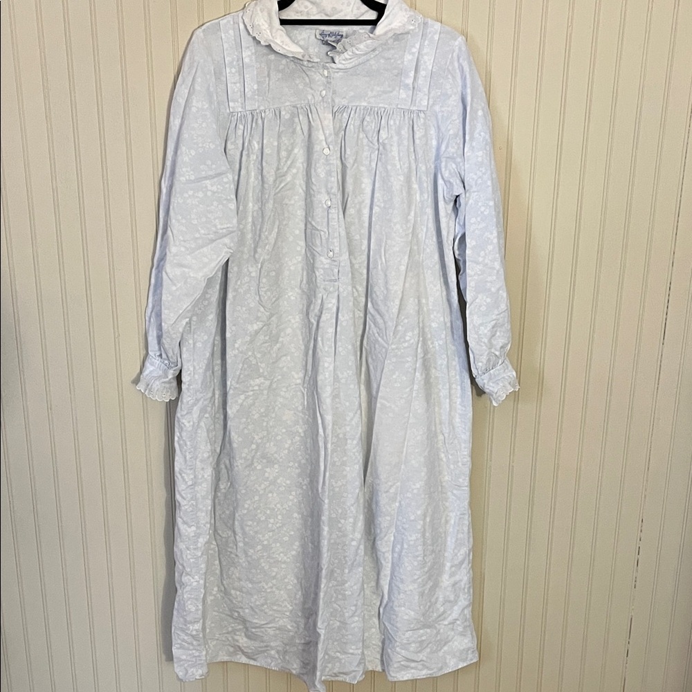 Lanz of Salzburg Cotton Flannel Nightgown Eyelet Trim Blue Floral Vintage M - Picture 2 of 14